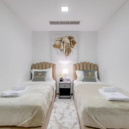 Globalstay. Luxury 3 Bedroom + Maid Townhouse With Sea View Dubai Exterior photo